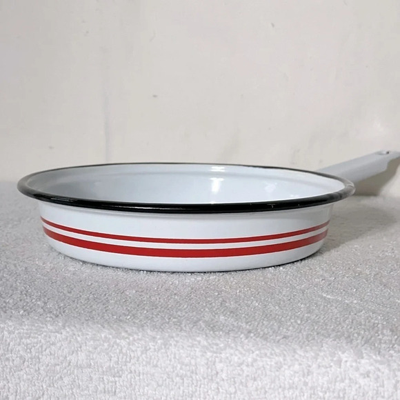 Vintage Chefmate Enamelware White Red Skillet Frying Pan - Picture 6 of 14